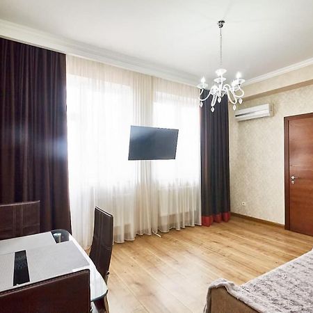 Ultracentral Spacious Apartment Kischinau Exterior foto