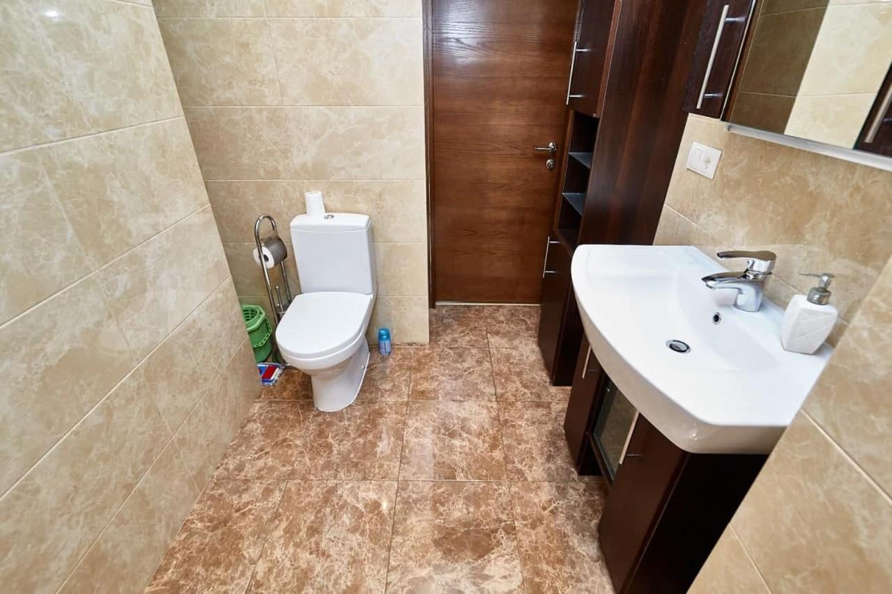 Ultracentral Spacious Apartment Kischinau Exterior foto