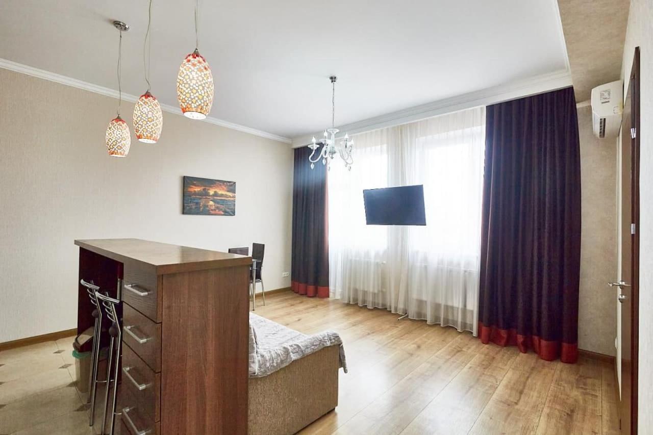 Ultracentral Spacious Apartment Kischinau Exterior foto