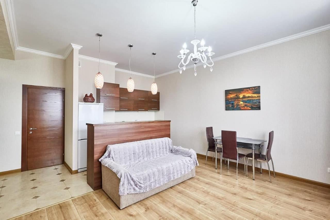 Ultracentral Spacious Apartment Kischinau Exterior foto