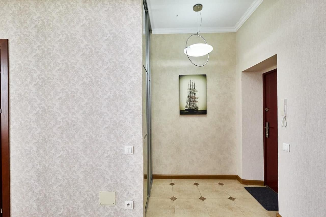 Ultracentral Spacious Apartment Kischinau Exterior foto