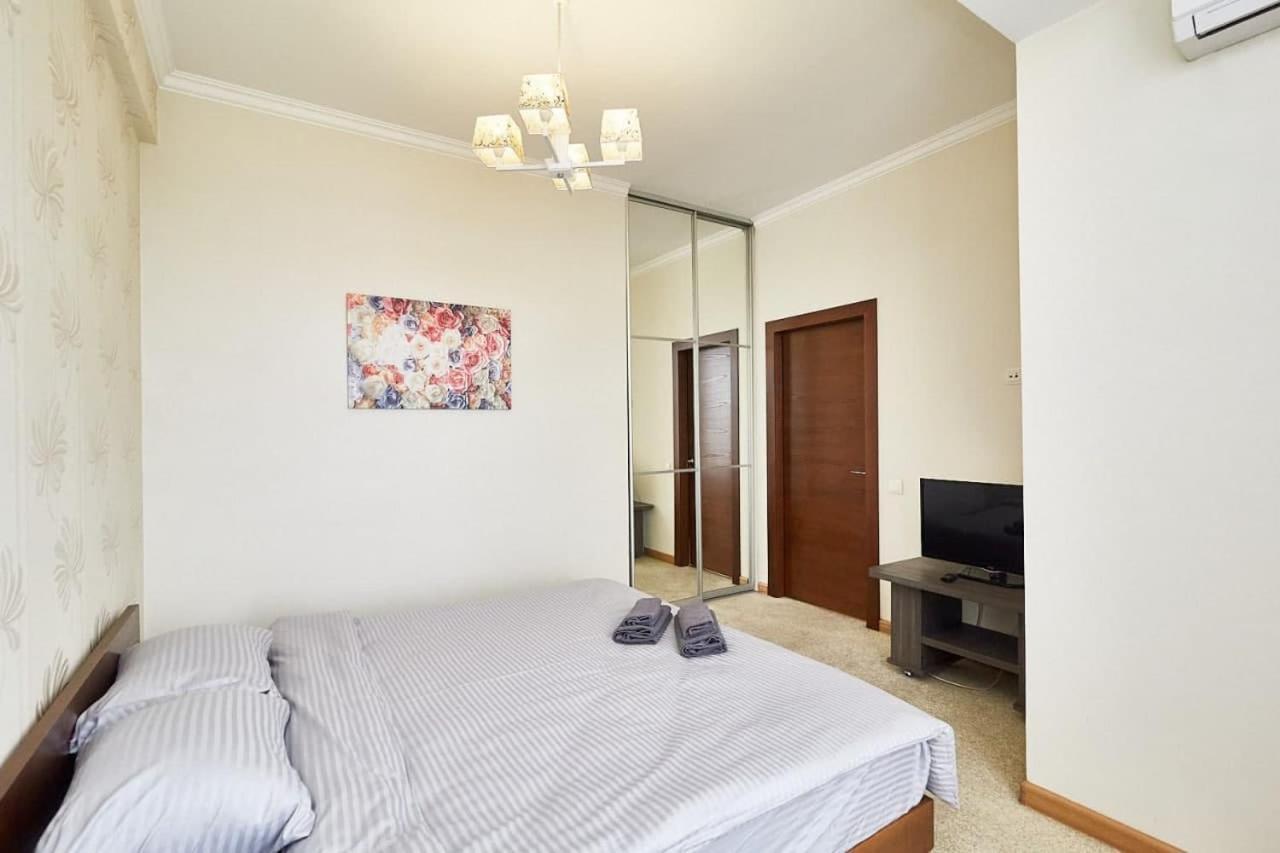 Ultracentral Spacious Apartment Kischinau Exterior foto