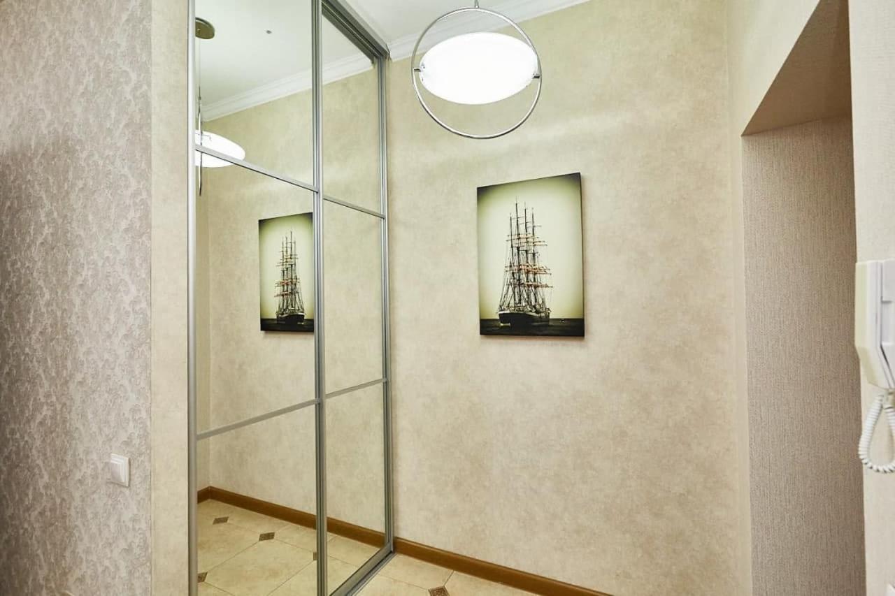 Ultracentral Spacious Apartment Kischinau Exterior foto